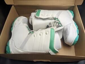 Element Woman's Snow Boots Size 9